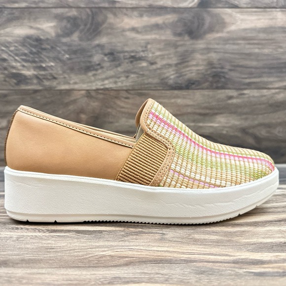 NIB Clarks Layton Petal 9W WIDE Slip On Comfort Sneakers Light Tan Combo - Picture 5 of 11